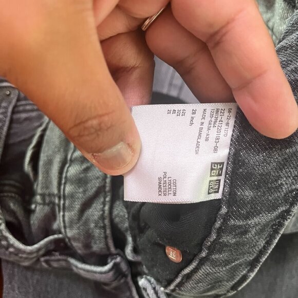 Uniqlo Jeans Black Distressed Loose Straight Jeans Denim Size 28 - Picture 6 of 6